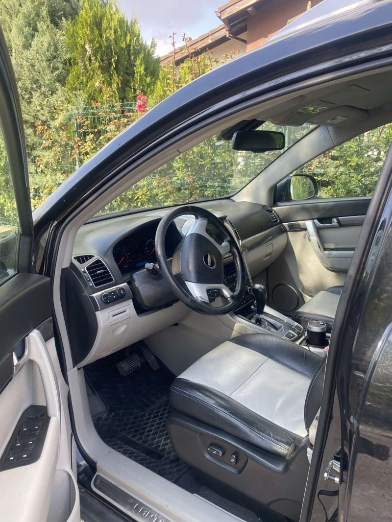 Chevrolet Captiva, снимка 10 - Автомобили и джипове - 52285978