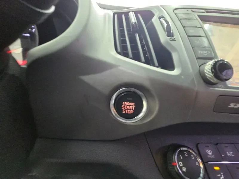 Kia Sportage 2.0 CRDi 4WD, снимка 10 - Автомобили и джипове - 54274965