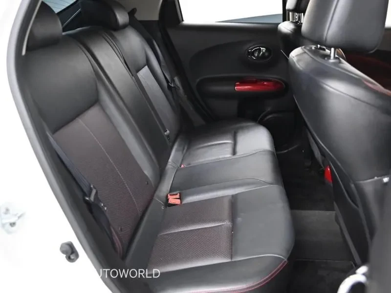 Nissan Juke 1.6 Sv F15, снимка 12 - Автомобили и джипове - 55750052