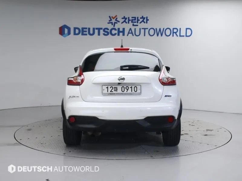 Nissan Juke 1.6 Sv F15, снимка 4 - Автомобили и джипове - 55750052