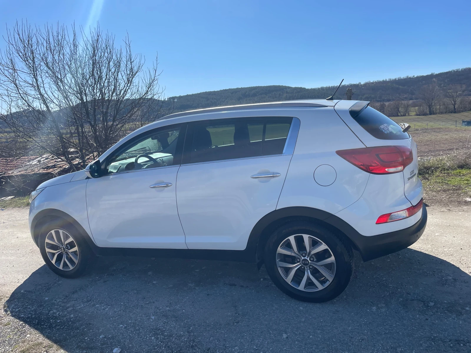 Kia Sportage, снимка 4 - Автомобили и джипове - 53751304