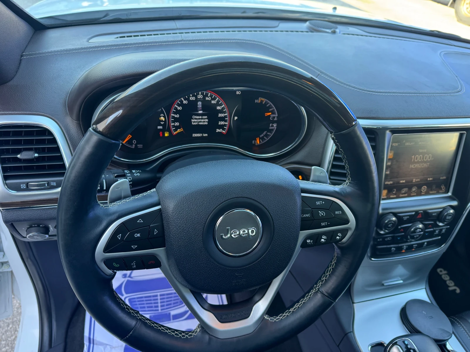 Jeep Grand cherokee 3.0D OVERLAND , снимка 6 - Автомобили и джипове - 54437048