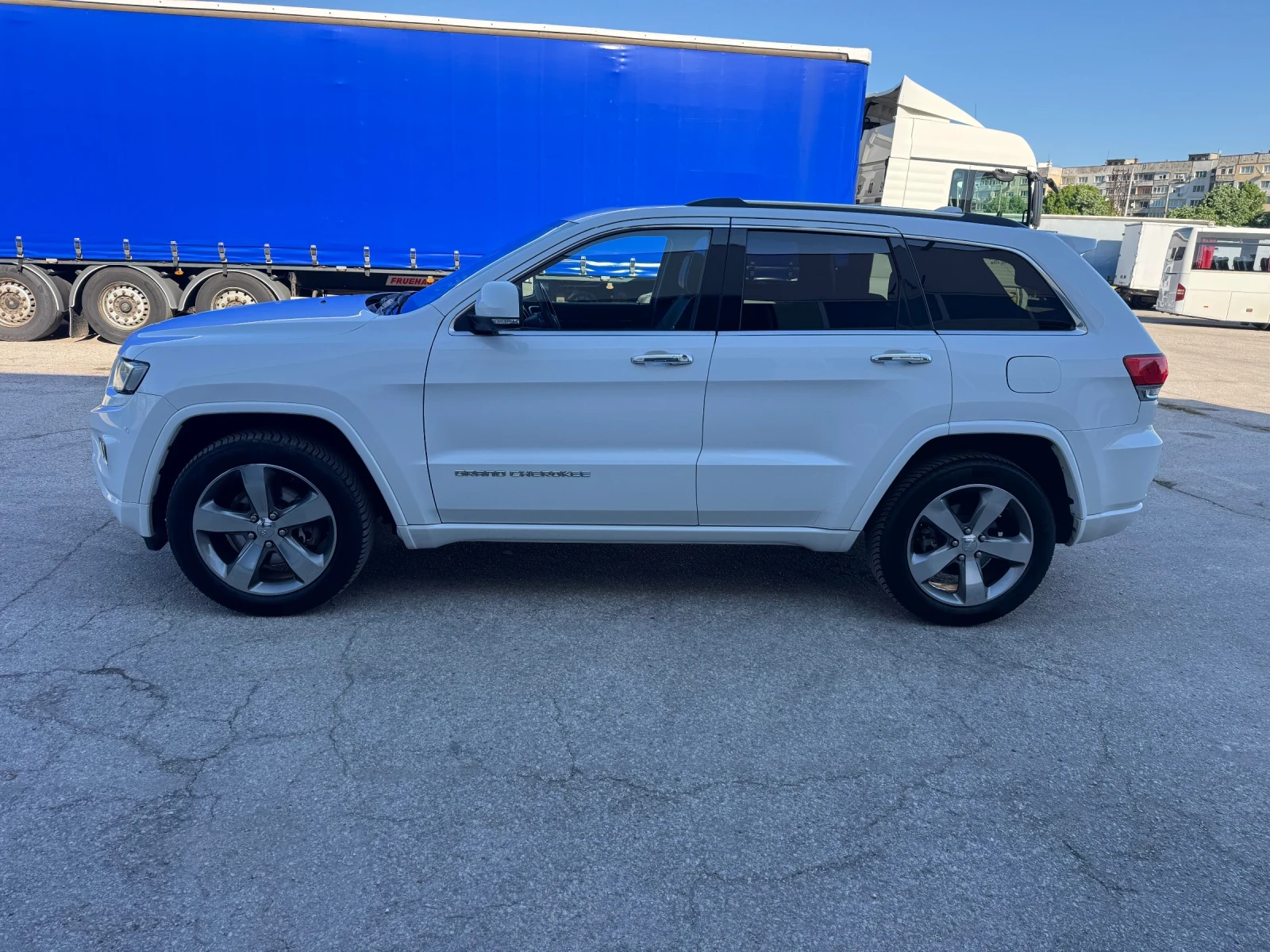 Jeep Grand cherokee 3.0D OVERLAND , снимка 3 - Автомобили и джипове - 54437048