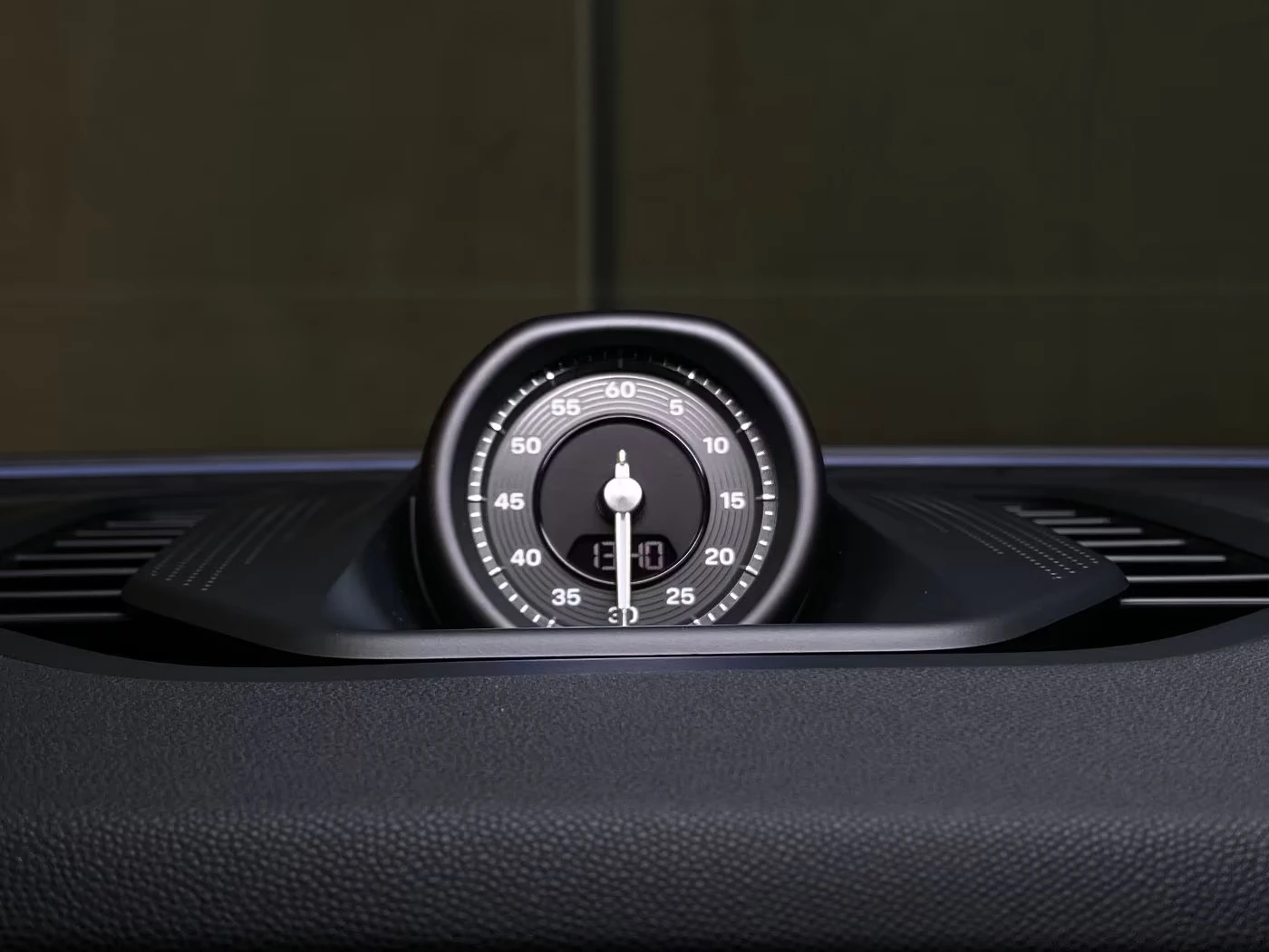 Porsche Cayenne ELECTRIC / SPORT CHRONO / BOSE/ HUD/ DISPLAY/ 360 , снимка 13 - Автомобили и джипове - 55628423