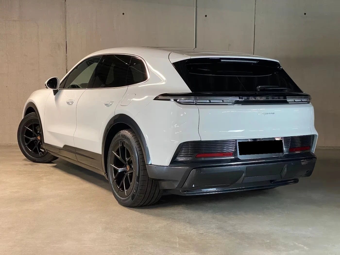 Porsche Cayenne ELECTRIC / SPORT CHRONO / BOSE/ HUD/ DISPLAY/ 360 , снимка 4 - Автомобили и джипове - 55628423