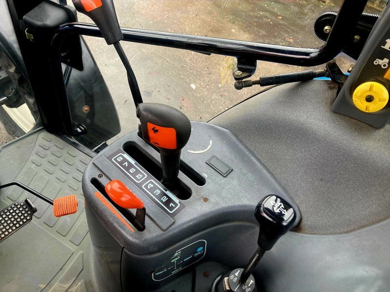 Трактор New Holland TS100 , снимка 4 - Селскостопанска техника - 52704009