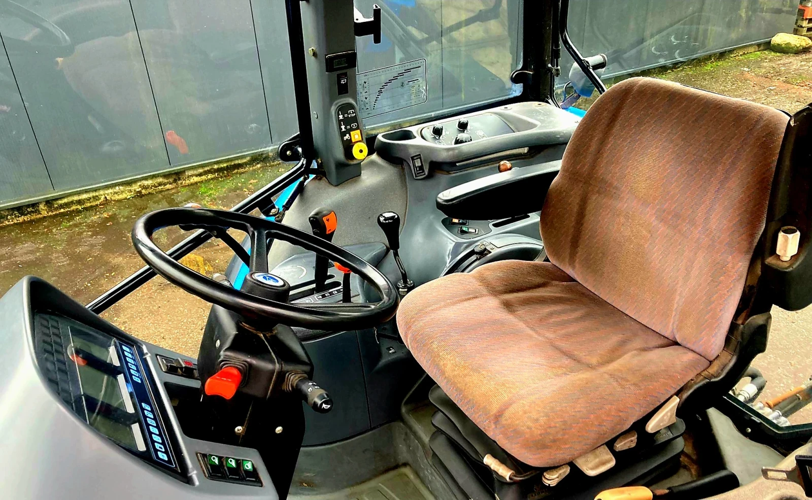 Трактор New Holland TS100  - изображение 5