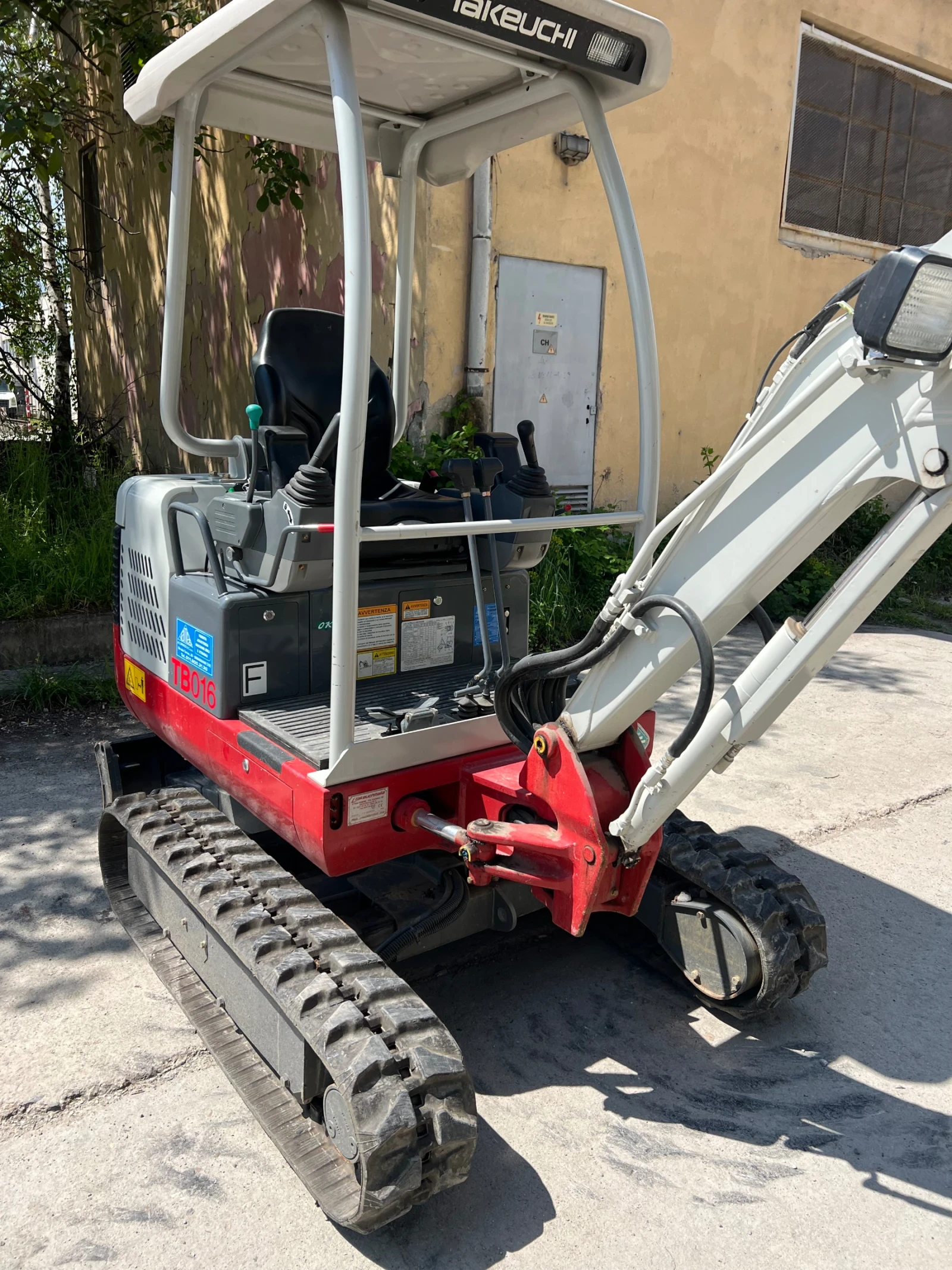 Багер Takeuchi TB016 - изображение 4