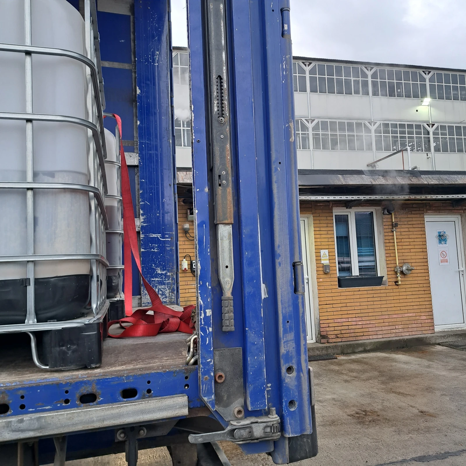 Полуремарке Schwarzmuller, снимка 14 - Ремаркета - 54337449