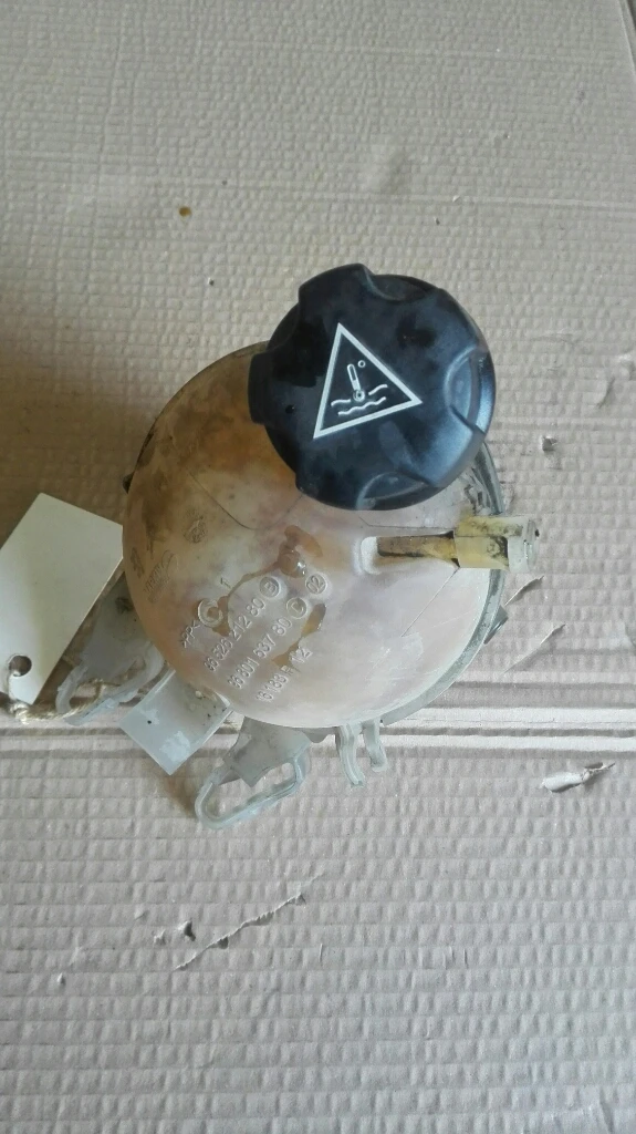 Казанче антифриз Ситроен Ц3 Пикасо 1.4Б