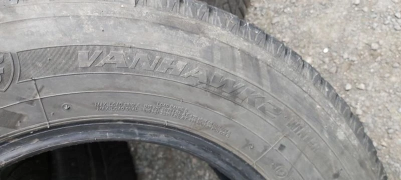 Гуми Зимни 235/65R16, снимка 7 - Гуми и джанти - 31257409