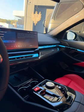 BMW M5 M5 Hybrid 4.4 Twin Turbo  | Auto.bg — изображение 8