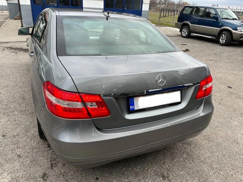 Mercedes-Benz E 220, снимка 4 - Автомобили и джипове - 47588865