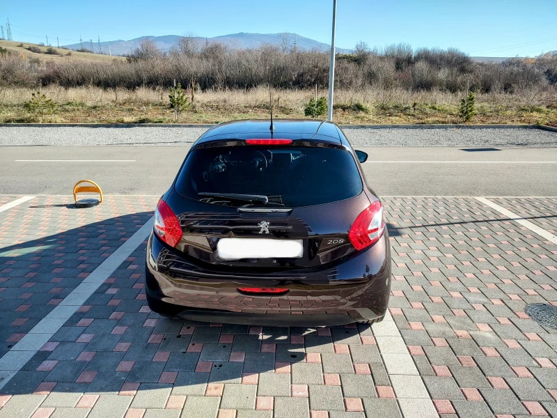 Peugeot 208 1.6 Газ/LPG, снимка 5 - Автомобили и джипове - 47995612