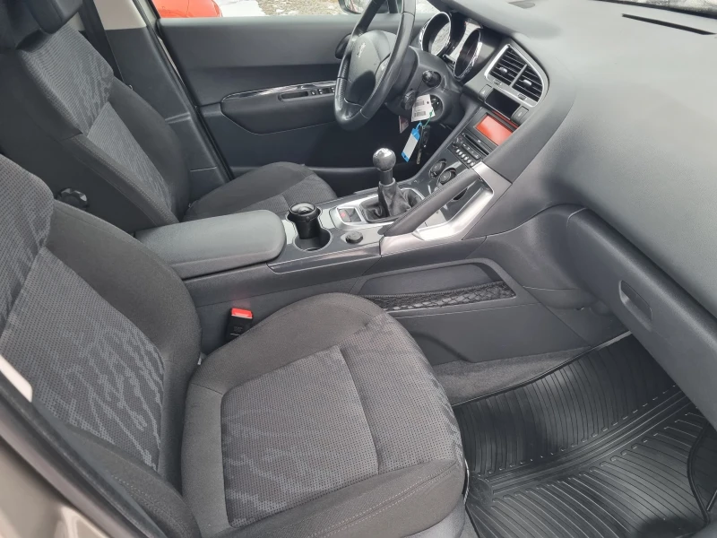 Peugeot 3008 1.6i, снимка 9 - Автомобили и джипове - 48667719