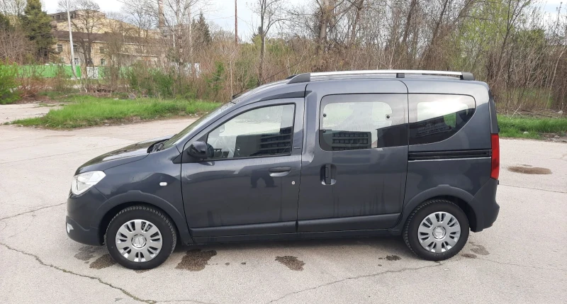 Dacia Dokker 1.2i STEPWEY NAVI, снимка 8 - Автомобили и джипове - 49896671