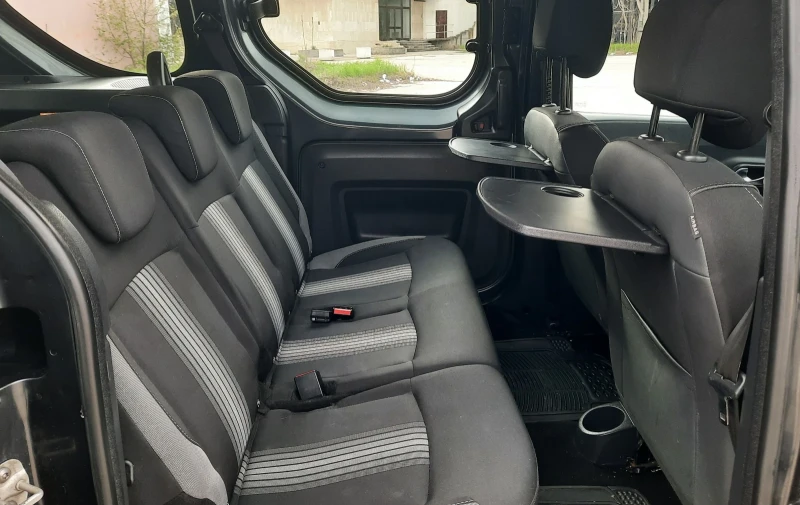 Dacia Dokker 1.2i STEPWEY NAVI, снимка 13 - Автомобили и джипове - 49896671