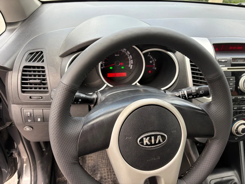 Kia Venga 1.4 Бенз/Газ, снимка 5 - Автомобили и джипове - 50352464