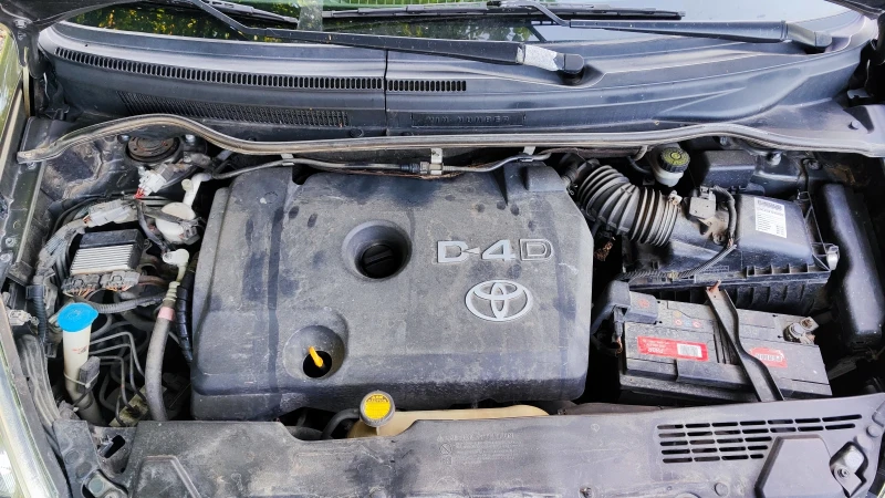 Toyota Corolla verso 2.2 136, снимка 7 - Автомобили и джипове - 52880848