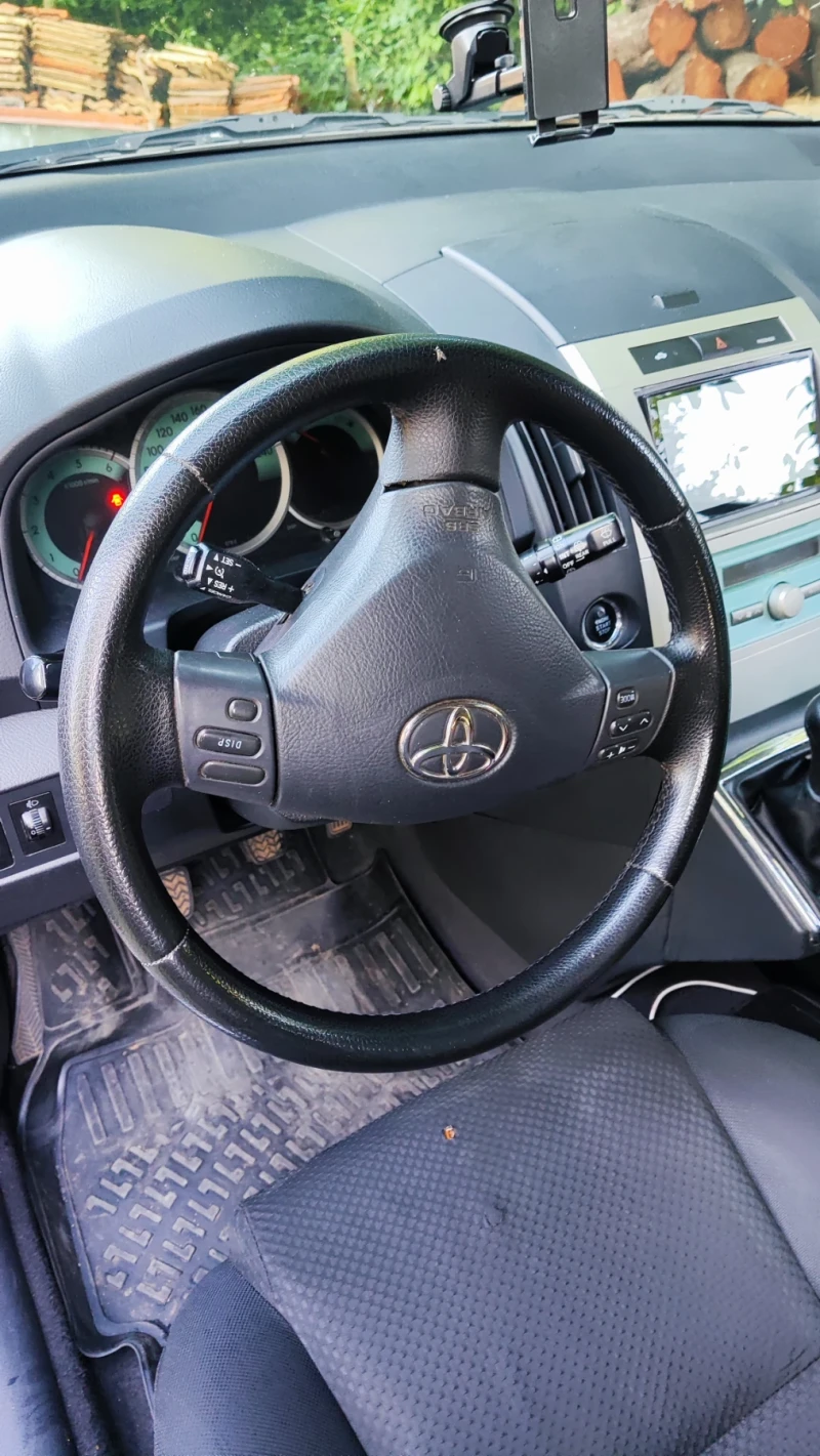 Toyota Corolla verso 2.2 136, снимка 10 - Автомобили и джипове - 52880848