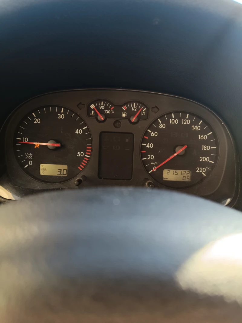 VW Bora, снимка 7 - Автомобили и джипове - 52951644