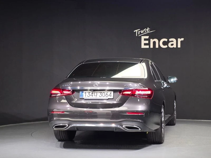 Mercedes-Benz E 220 E220d 4MATIC AMG Line| 143к.с.| ВКЛ.ТЕХНОТЕСТ, снимка 4 - Автомобили и джипове - 55197478