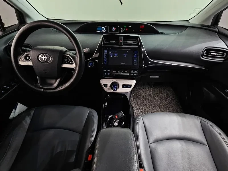 Toyota Prius 1.8 Хибрид, снимка 3 - Автомобили и джипове - 55432829