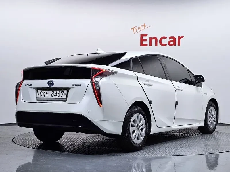 Toyota Prius 1.8 Хибрид, снимка 2 - Автомобили и джипове - 55432829