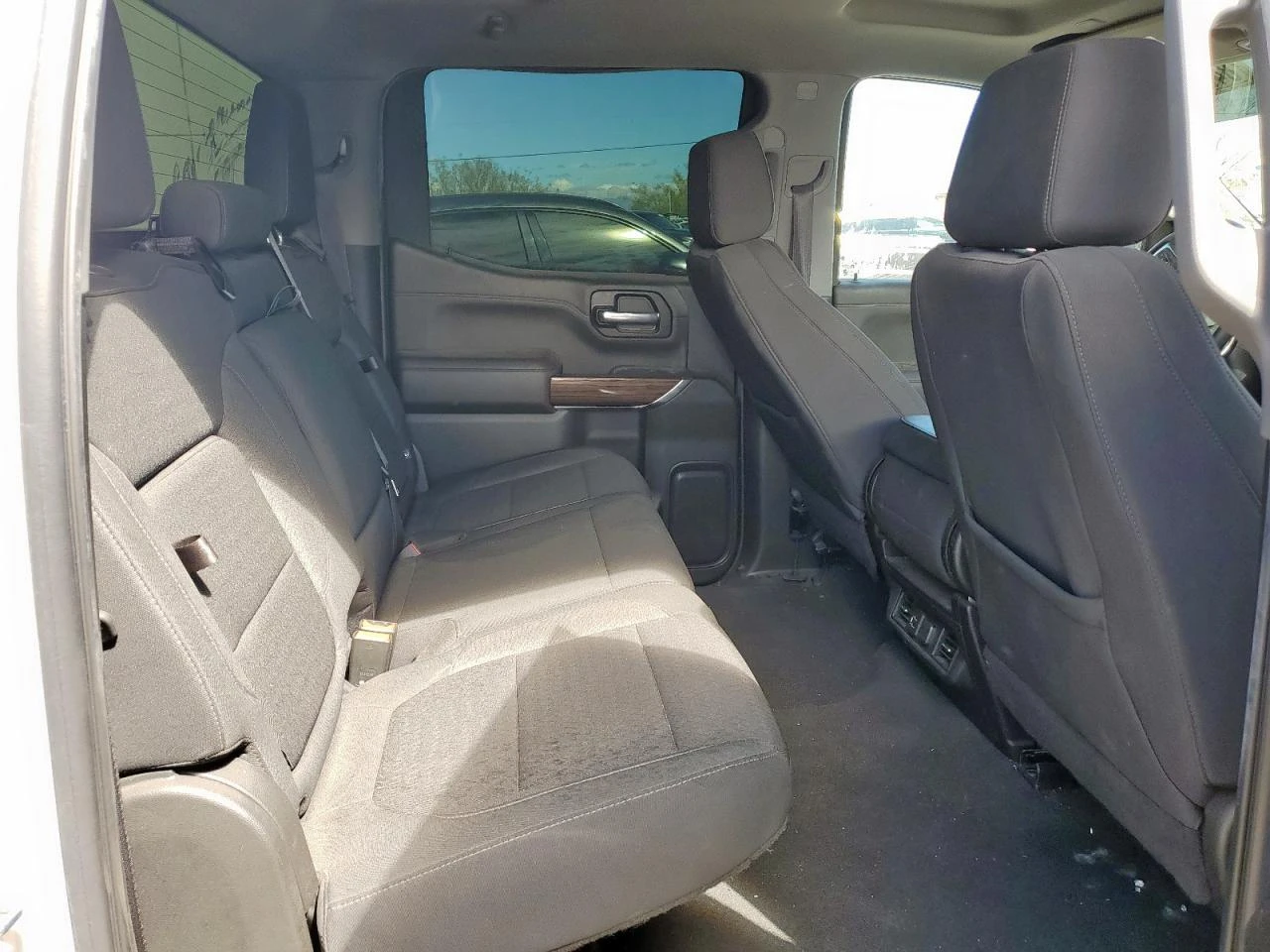 Chevrolet Silverado LTD K1500 RST - изображение 10