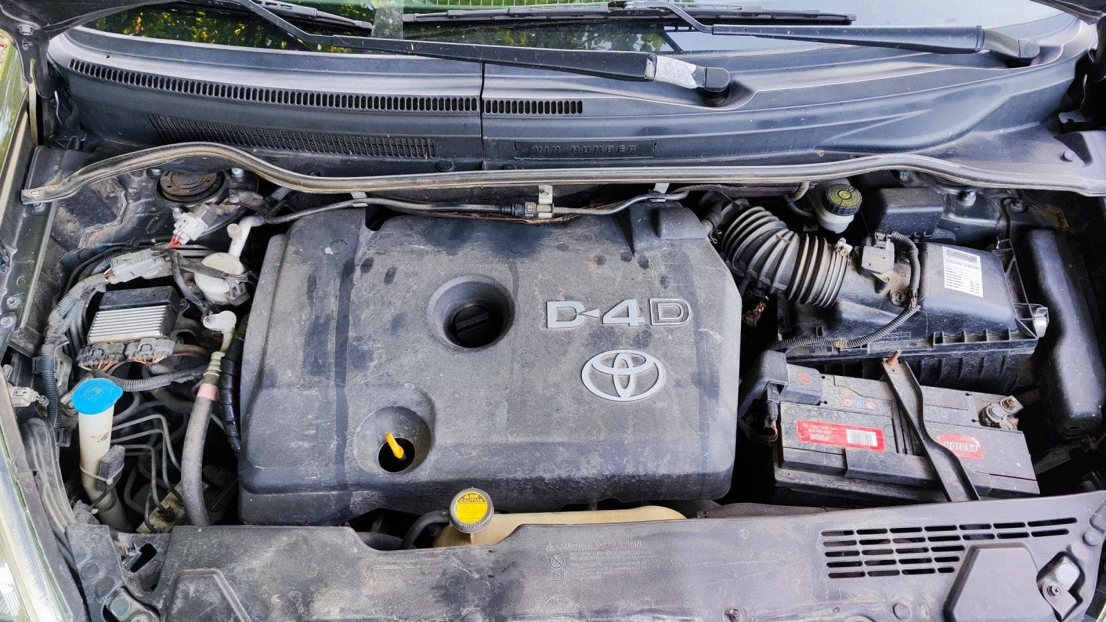 Toyota Corolla verso 2.2 136 - изображение 7