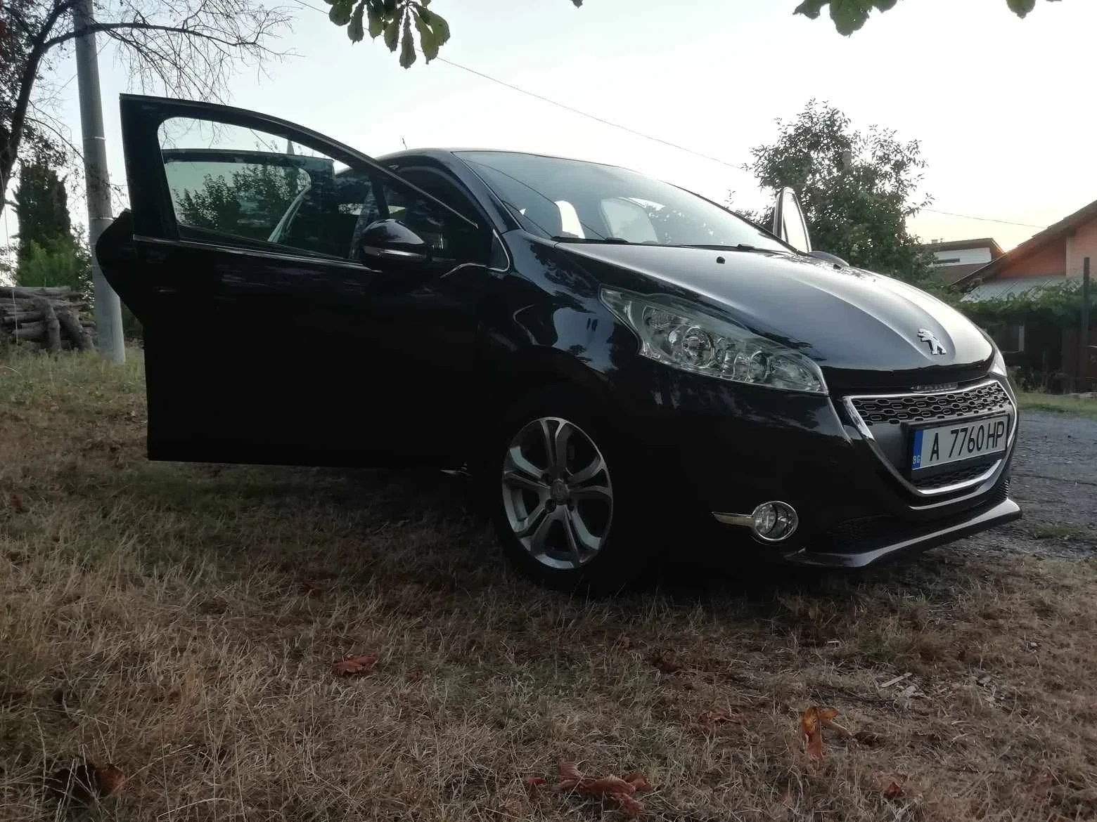 Peugeot 208 1.6, снимка 3 - Автомобили и джипове - 53801808