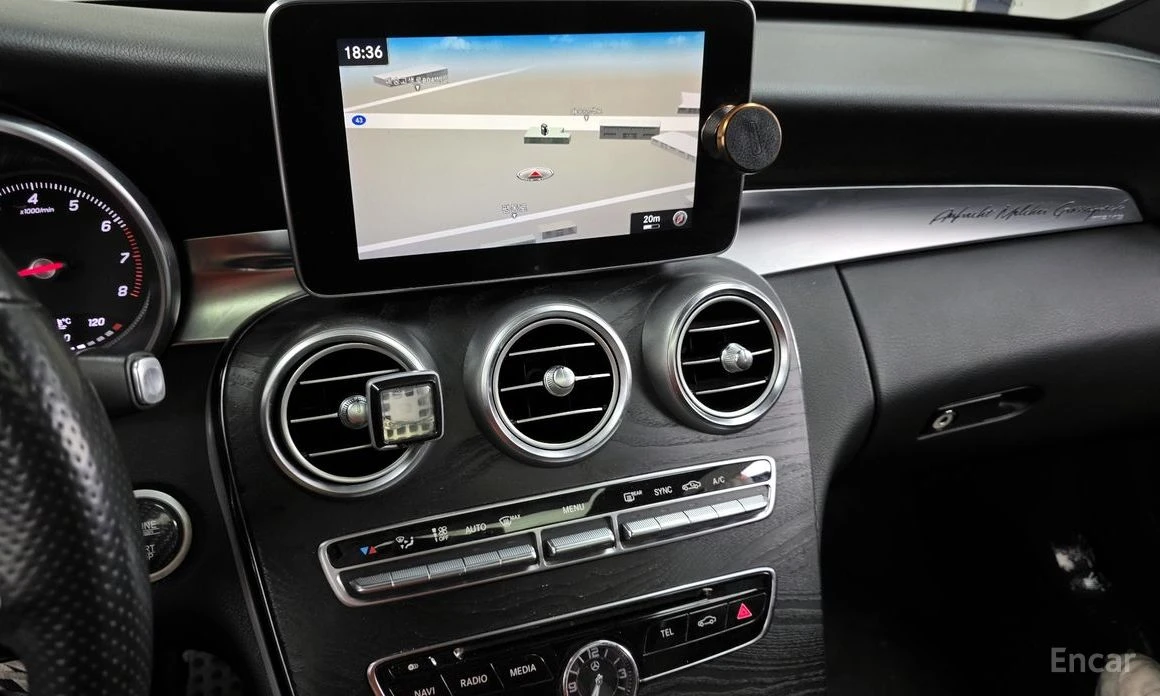 Mercedes-Benz C 200 AMG LINE* SUNROOF* CAM* ПОДГРЕВ, снимка 12 - Автомобили и джипове - 54071862