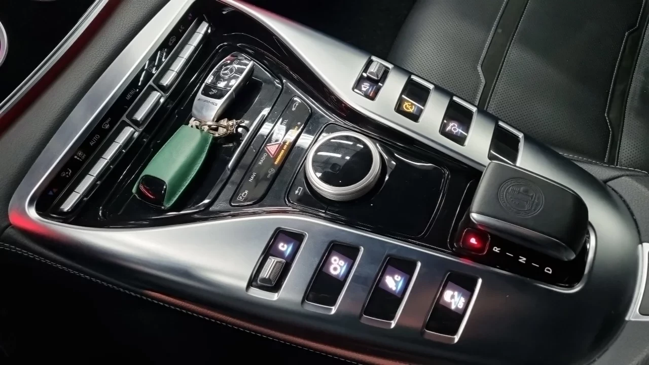 Mercedes-Benz GT HEAD-UP* ОБДУХ* 360* AMBIENT* КРАЙНА ЦЕНА* ДИСТРОН, снимка 12 - Автомобили и джипове - 54170022