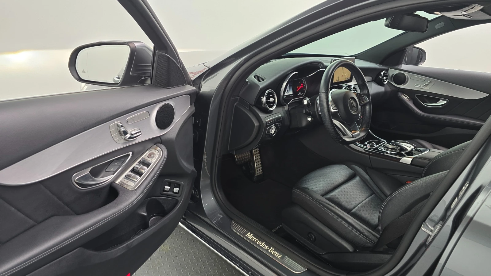 Mercedes-Benz C 350 E Hybrid, снимка 9 - Автомобили и джипове - 55421321