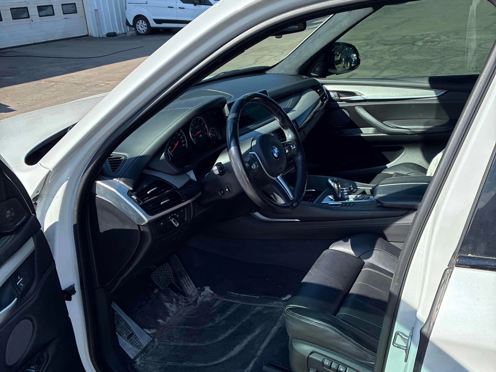 BMW X5M * AWD 4dr * АВТОКРЕДИТ БЕЗ ПЪРВОНАЧАЛНА ВНОСКА* , снимка 5 - Автомобили и джипове - 55809044
