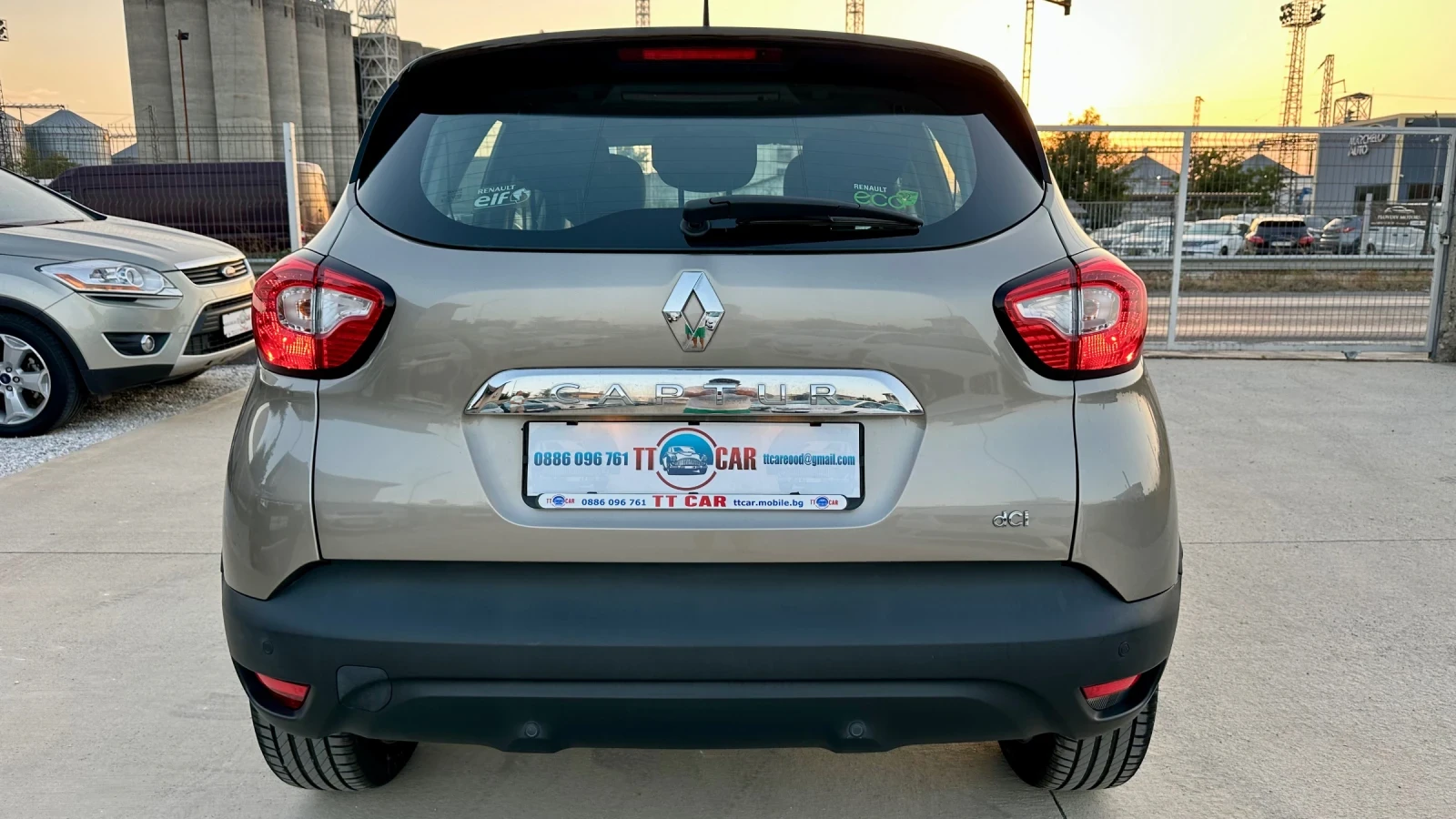 Renault Captur 1.5dci 90к. Навигация! Климатроник! Keyless go!, снимка 6 - Автомобили и джипове - 55892134