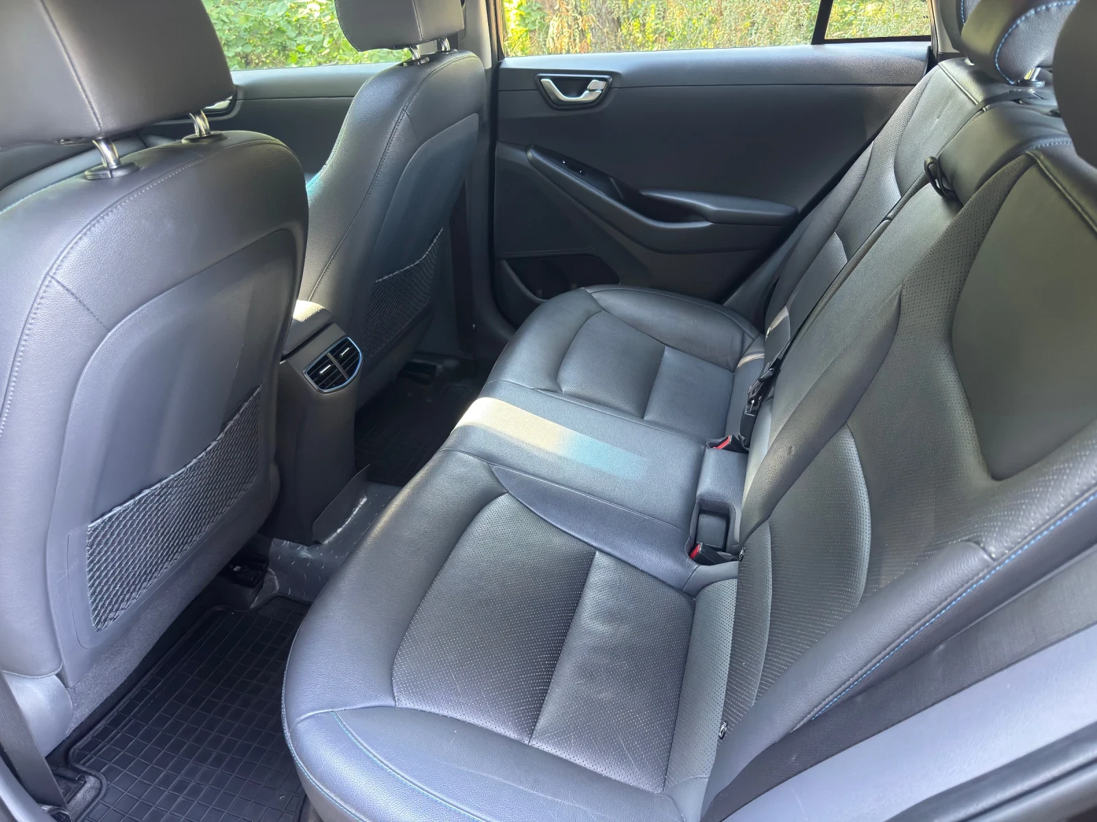 Hyundai Ioniq Premium Hybrid, снимка 9 - Автомобили и джипове - 56058503