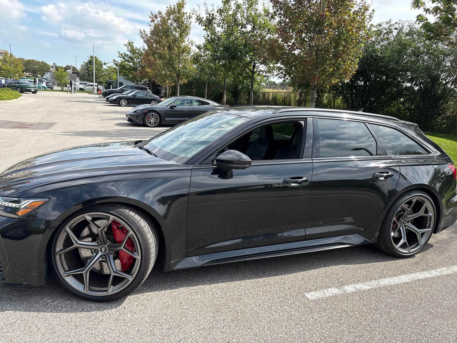 Audi Rs6 / ОТ ПРЕДСТАВИТЕЛСТВО / ПЕРФЕКТНО СЕРВИЗИРАНА, снимка 2 - Автомобили и джипове - 56122245