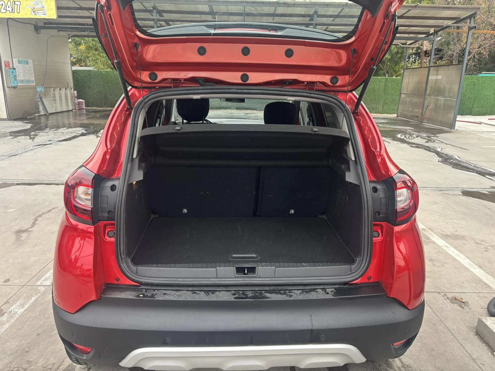 Renault Captur, снимка 5 - Автомобили и джипове - 56244723