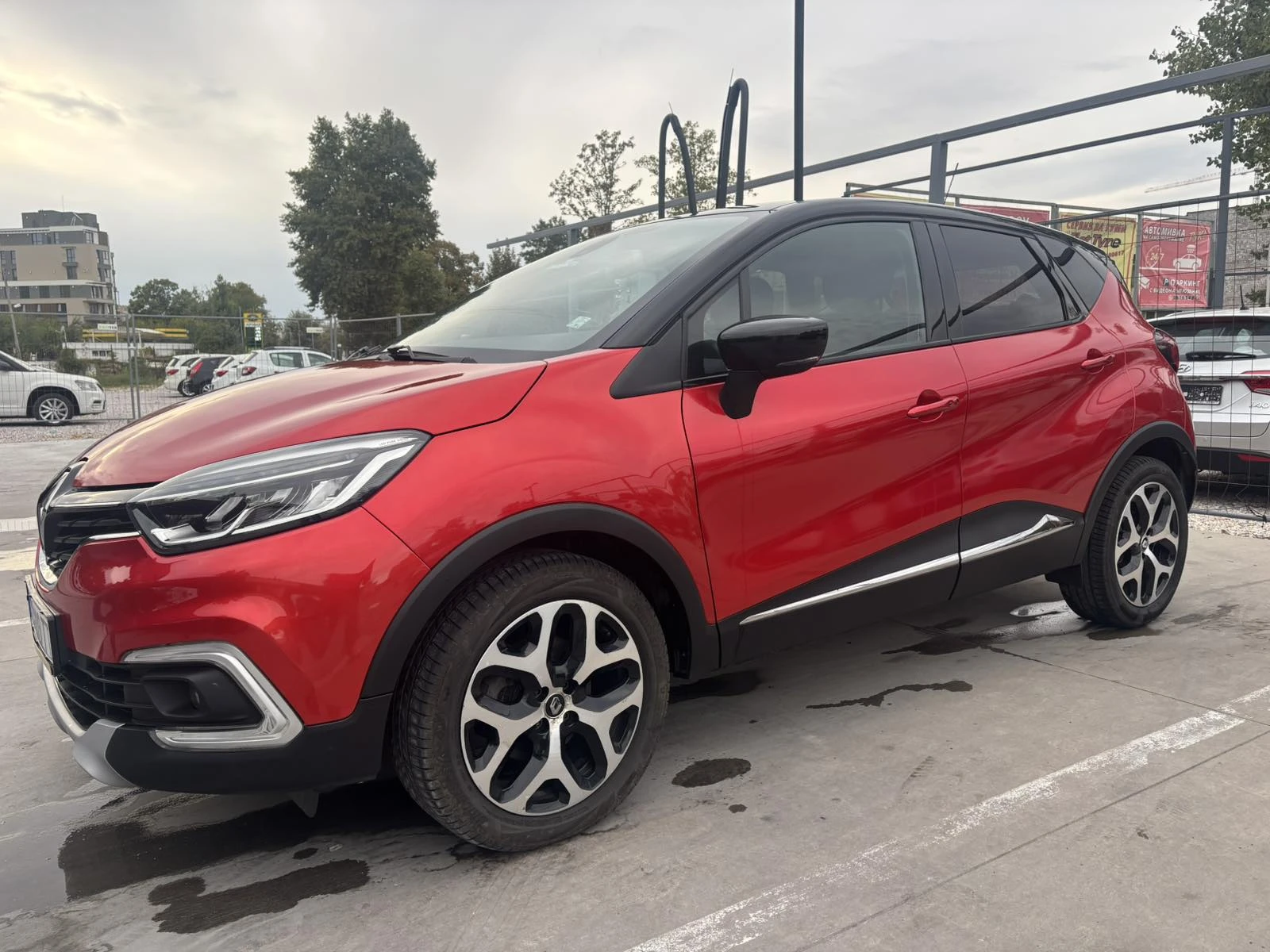 Renault Captur, снимка 3 - Автомобили и джипове - 56244723