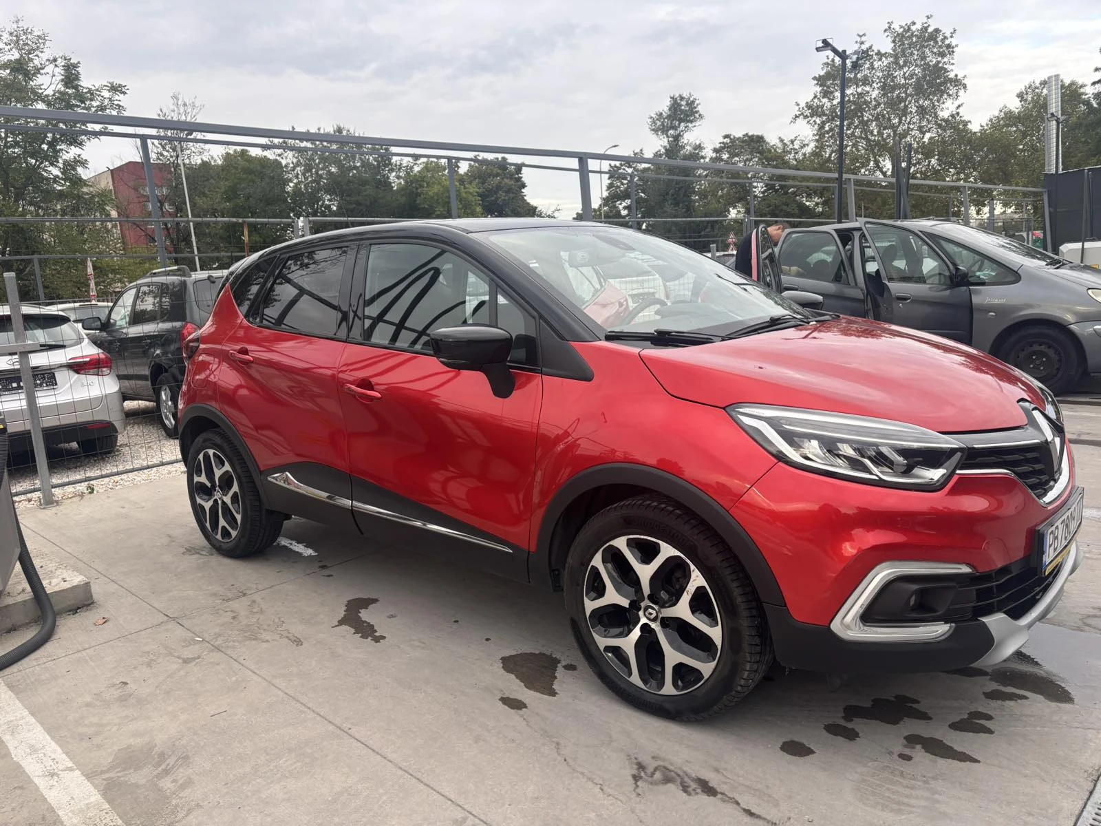 Renault Captur, снимка 4 - Автомобили и джипове - 56244723