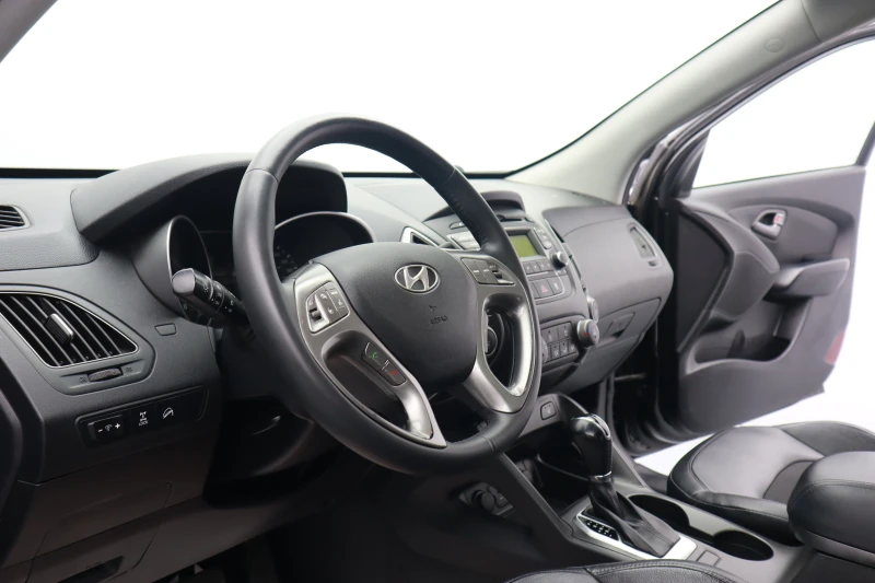 Hyundai Tucson 2.4, снимка 9 - Автомобили и джипове - 49491787