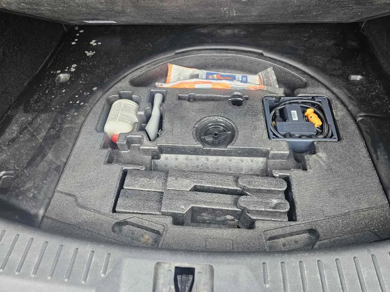 Ford Kuga 2.0TDCI 180ps 4X4 AUTO, снимка 8 - Автомобили и джипове - 52774133