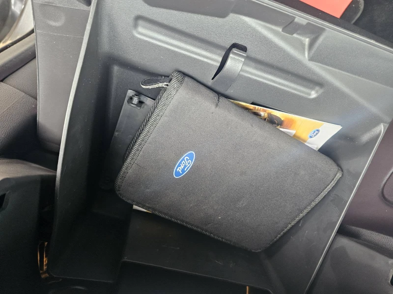 Ford Kuga 2.0TDCI 180ps 4X4 AUTO, снимка 17 - Автомобили и джипове - 52774133