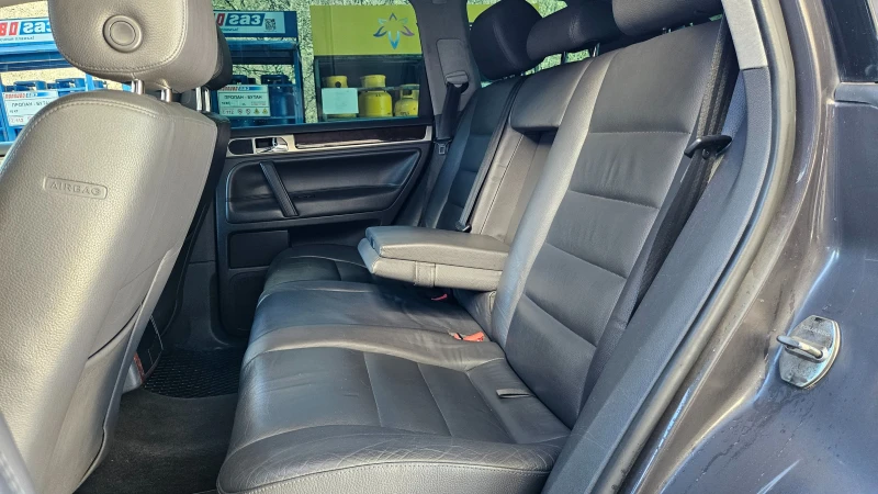 VW Touareg 3.0 Navig/Klimatronik/Avtomat/Facelift, снимка 13 - Автомобили и джипове - 52831589
