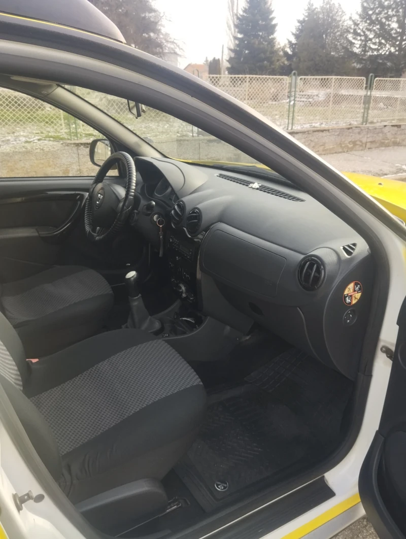 Dacia Duster 1.6 бензин/газ, снимка 12 - Автомобили и джипове - 53086336