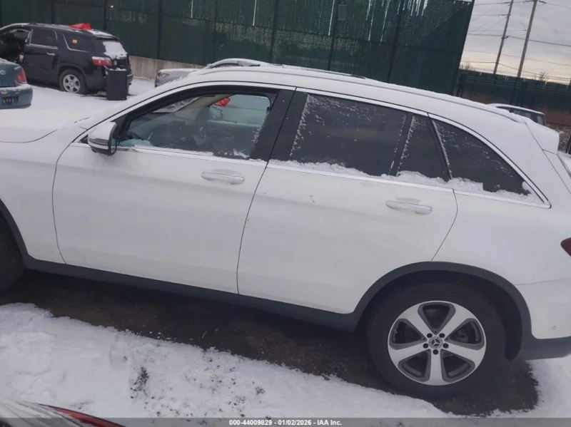 Mercedes-Benz GLC 300 * 4MATIC SUV * CARFAX * , снимка 14 - Автомобили и джипове - 53165407