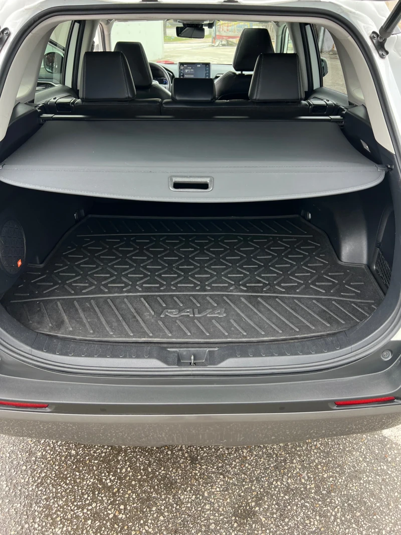 Toyota Rav4 2.5 hybrid Limited 4x4, снимка 11 - Автомобили и джипове - 53465603