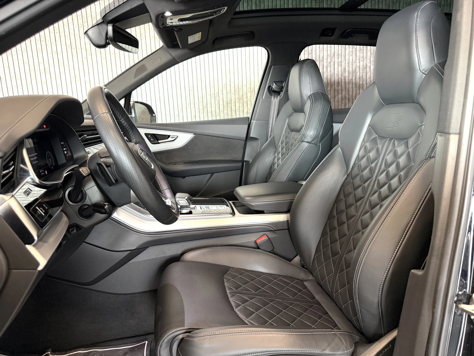 Audi SQ7 TFSI KERAMIK PANO B&O-3D HEADUP MASSAGE 7-МЕСТА , снимка 5 - Автомобили и джипове - 52130632