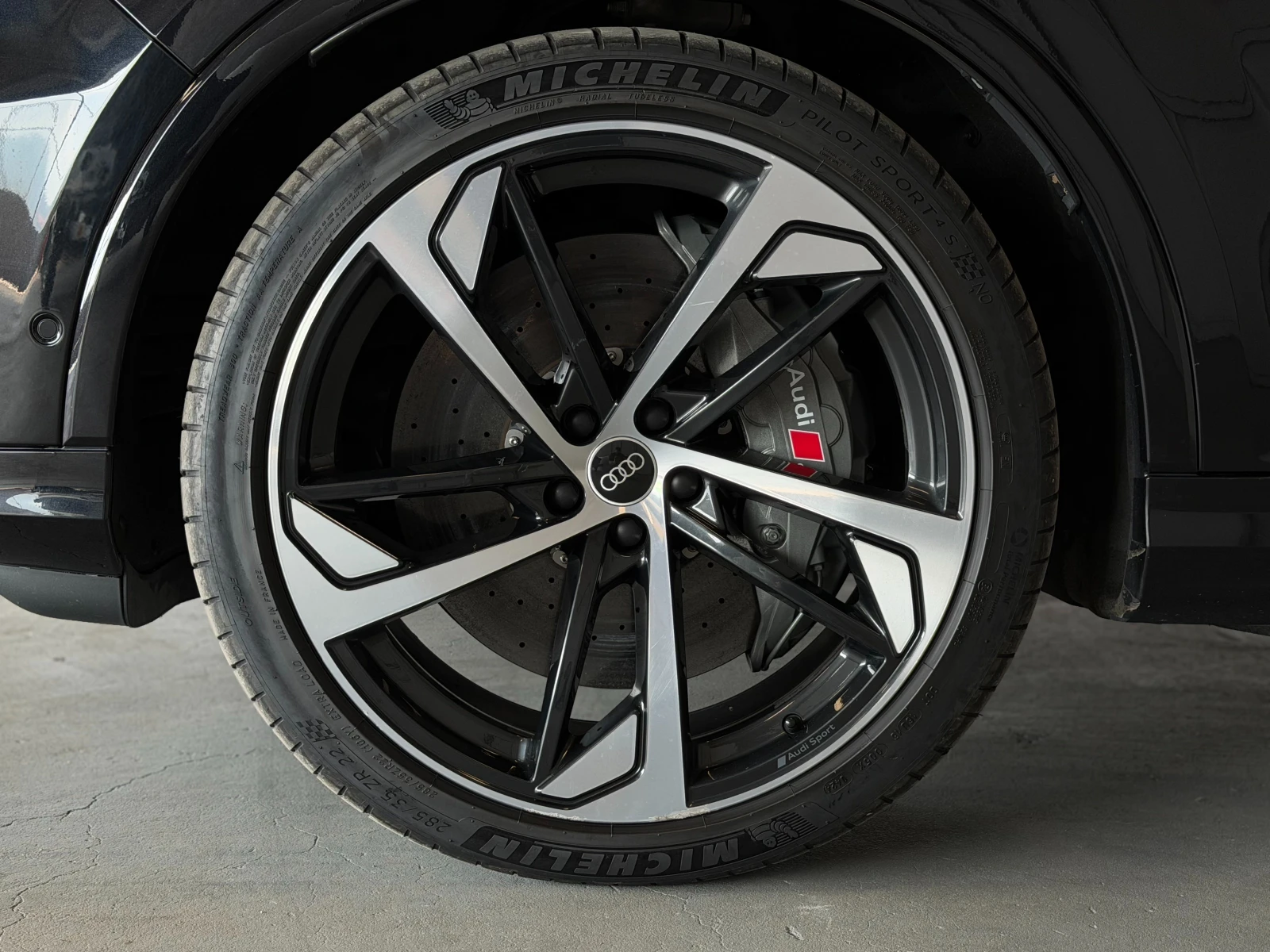Audi SQ7 TFSI KERAMIK PANO B&O-3D HEADUP MASSAGE 7-МЕСТА , снимка 4 - Автомобили и джипове - 52130632